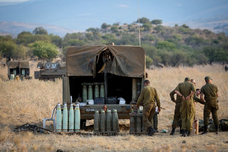 זוועה בתותחנים: סמלת הואשמה בהתעללות קשה בחיילות