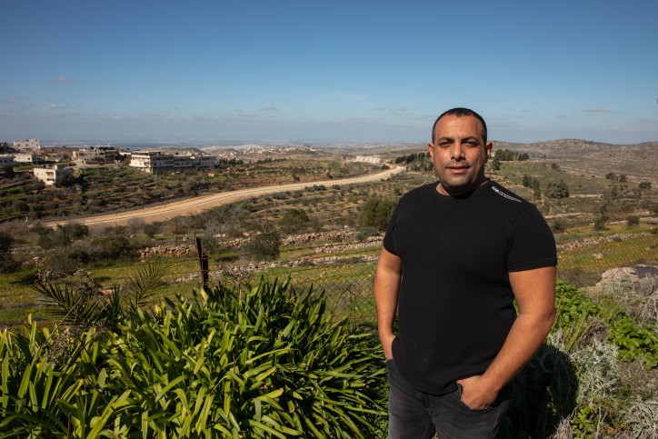 ההתכתבות בין ח״כ קארה לפעיל שאוים על ידי אביו נחשפת