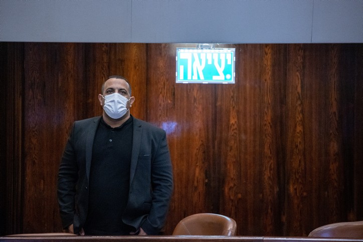 "את מטרידה אותי": מה גרם לקארה להגיב כך בדיון בכנסת? צפו