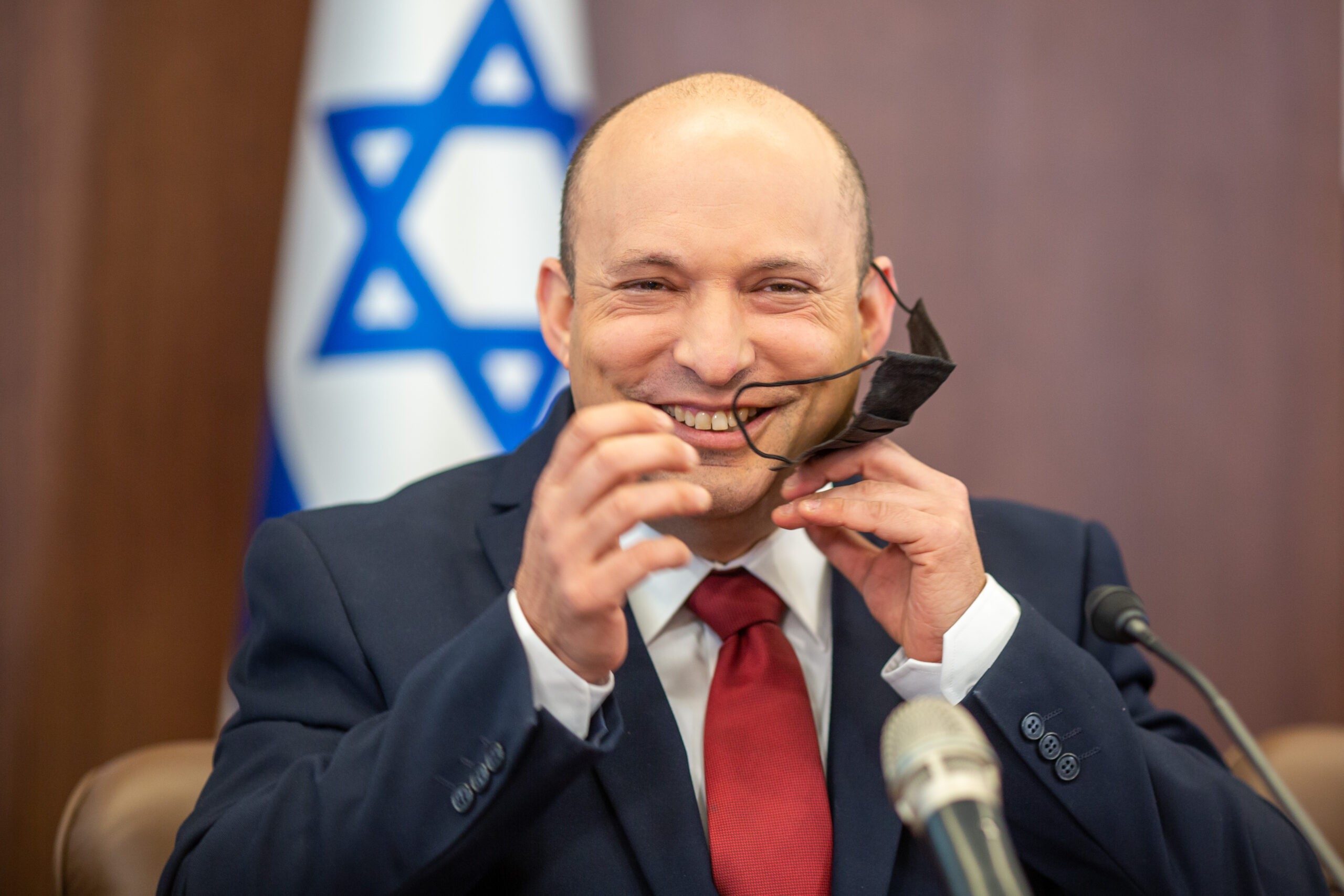 מנותק | בצל התפשטות המגיפה - בנט יוצא לחופשה משפחתית