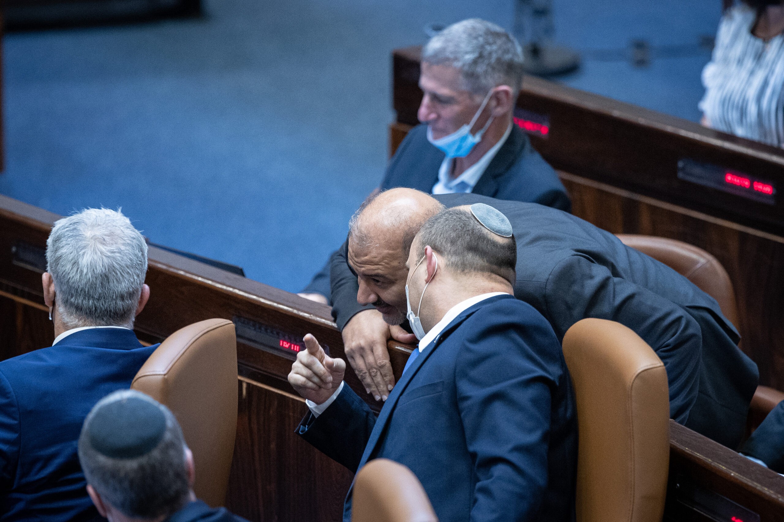 100 ימים לממשלת בנט: לבדואים בונים, ליהודים לא