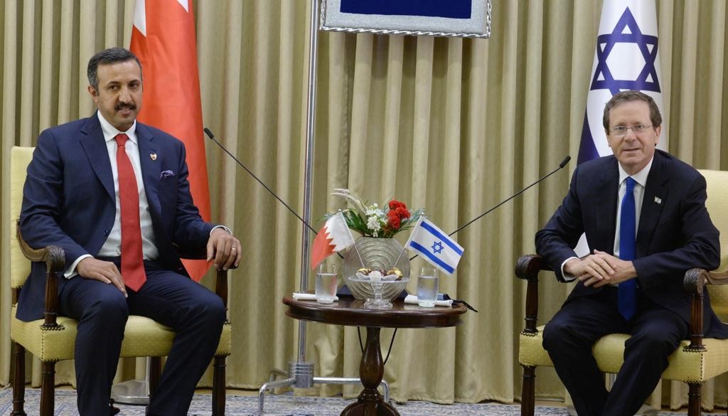 נשיא המדינה קיים פגישת עבודה עם תת שר החוץ של בחריין