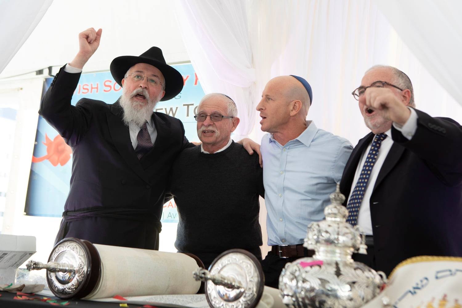 מאות במצעד סולידריות יהודי באלסקה בתגובה לאירוע אנטישמי 