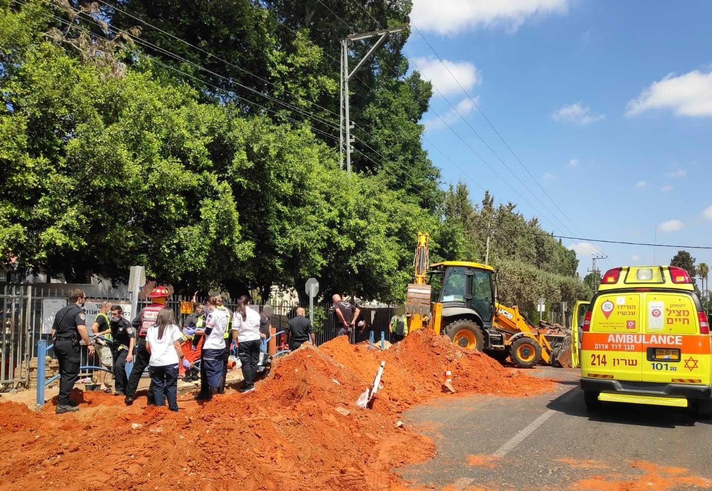 פועל נהרג מפגיעת חפץ כבד במהלך עבודות בפרדס חנה-כרכור