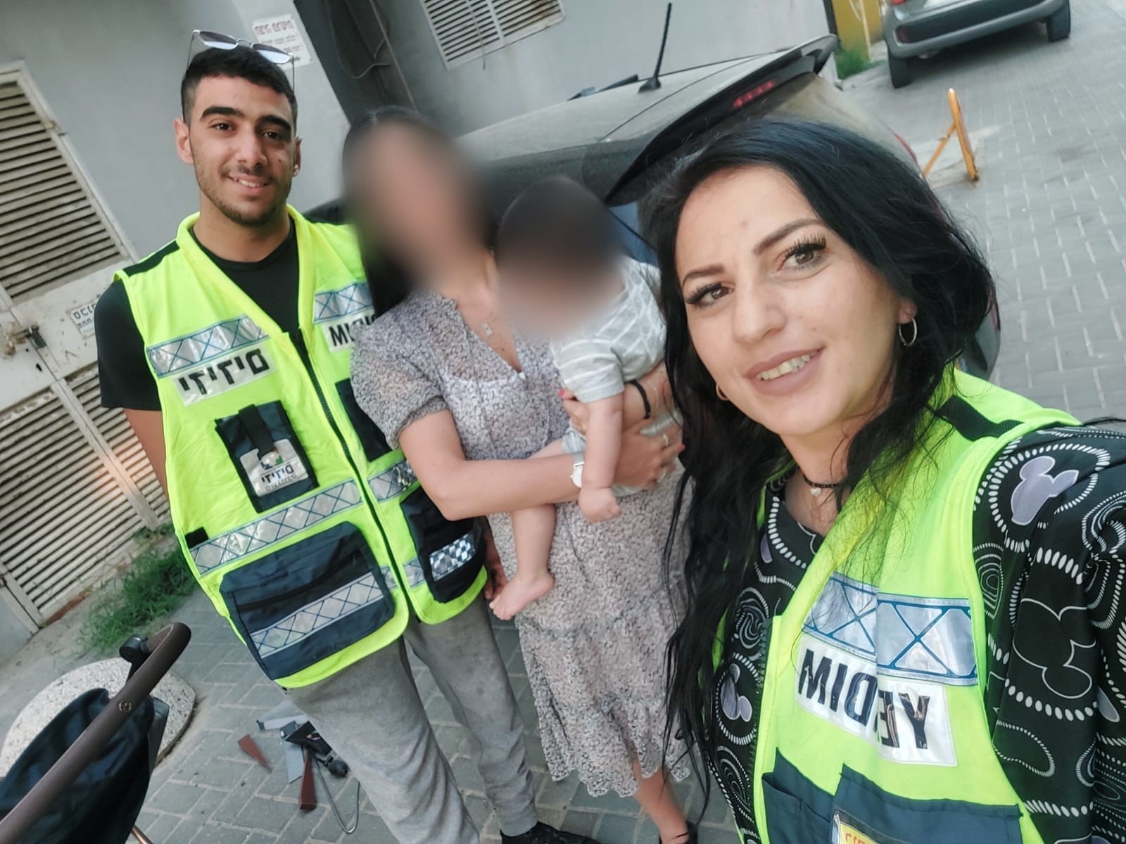 מתנדבת ידידים חילצה בשלום תינוק מרכב נעול