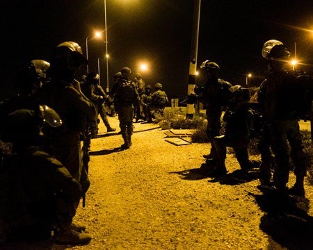 מיוחד: לילה דרמטי בעיירה יטא יחד עם כוחות יס״מ