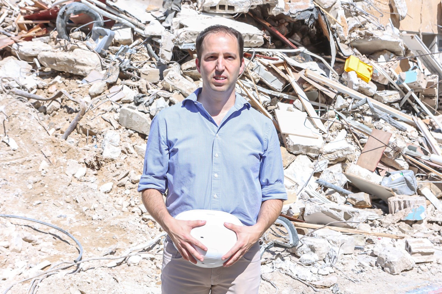 במהלך מיזם הנדל"ן - איש העסקים העביר תרומה מיוחדת