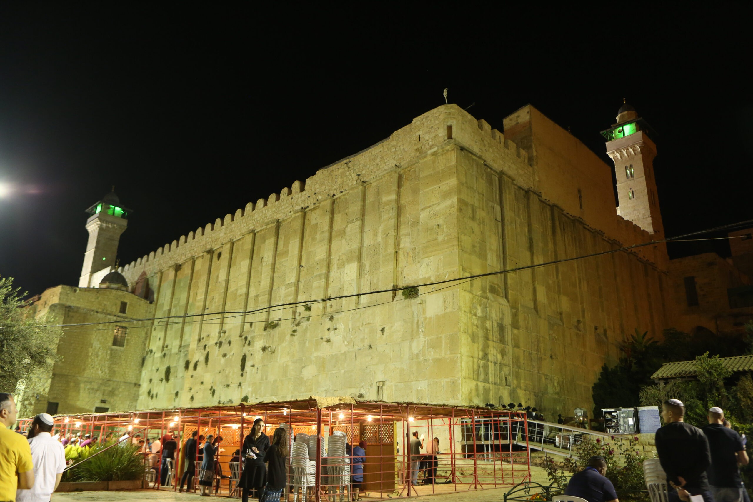 רגע לפני: לוחמינו לכדו מחבל חמוש בנשק אוטומטי שתכנן לבצע פיגוע בחברון