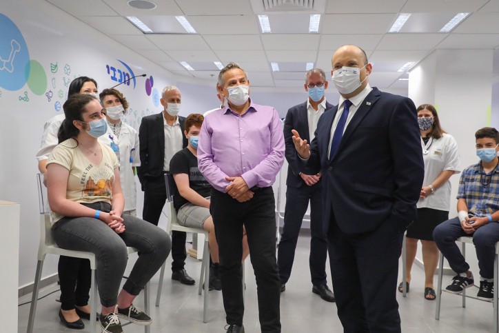 בנט והורוביץ סיכמו: כל מגבלות הקורונה בשטחים פתוחים יבוטלו