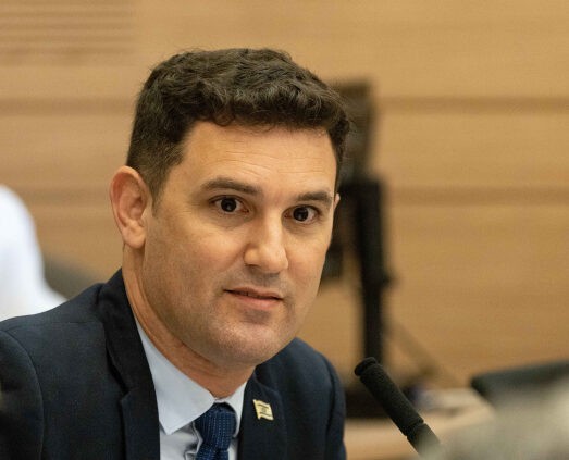 הח"כ ביקש המלצה לספר ביום כיפור: זה מה שהגולשים הציעו לו