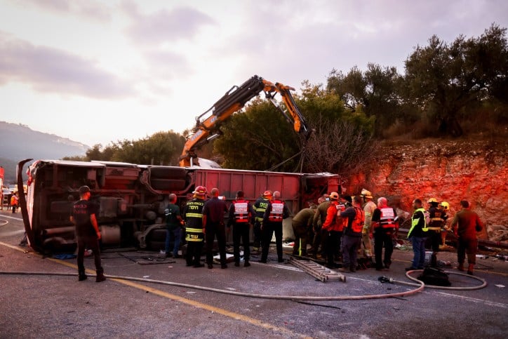 זירת התאונה סמוך לחורפיש. צילום: דוד כהן פלאש 90