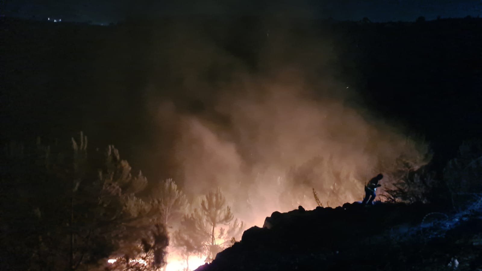 שריפה פרצה באזור התעשייה בגוש עציון - האירוע בשליטה