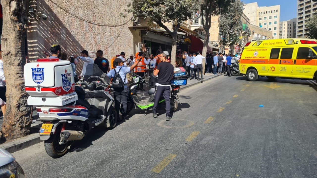 שלושה פצועים בפיגוע דקירה סמוך לתחנה המרכזית בירושלים