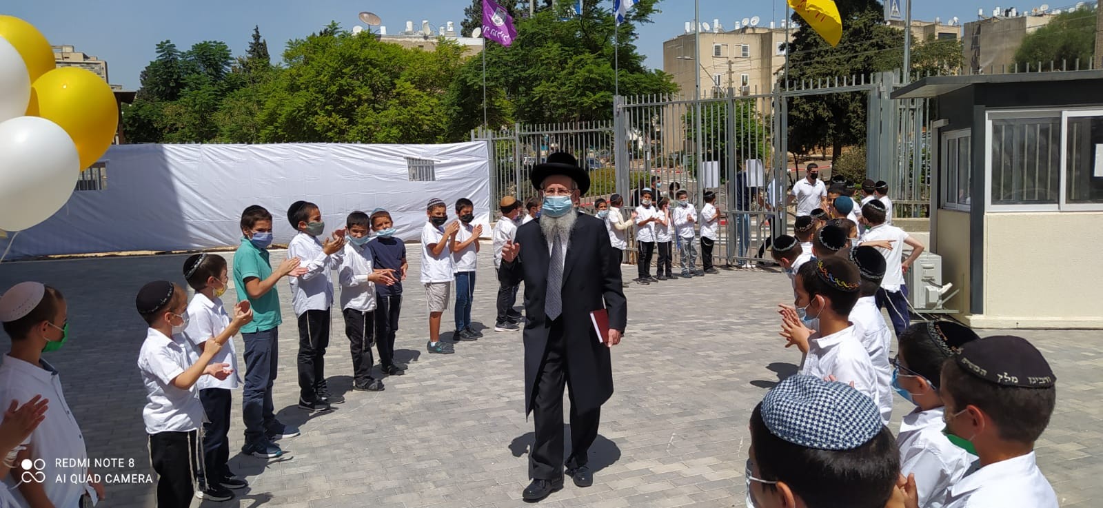 בפתח הת"ת: השרה שאשא ביטון שלחה בלונים לתפילה