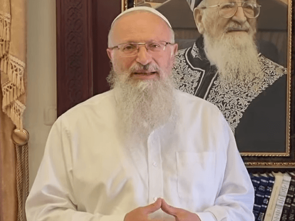 הרב שמואל אליהו. צילום מסך באדיבות לשכת הרב