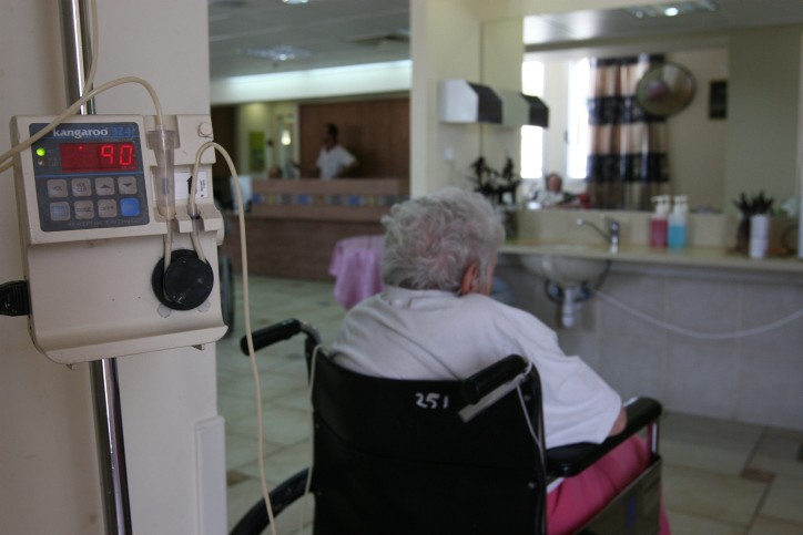 כך הפקירה הממשלה את דיירי בתי האבות לקורונה | חשיפה