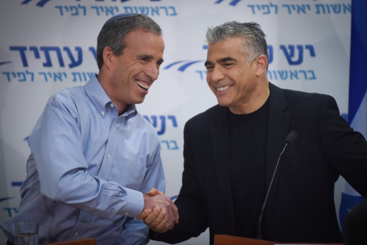 המגרסה של שטרן | לפיד סוגר בצעד חריג את סיקור ישיבת הסיעה