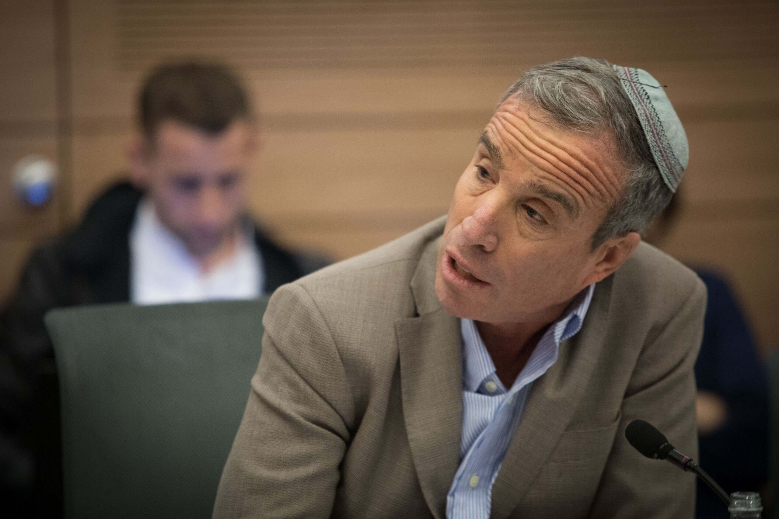 עדות מעברו של השר שטרן כראש אכ"א: "דיבר בצורה מבחילה וגסה"