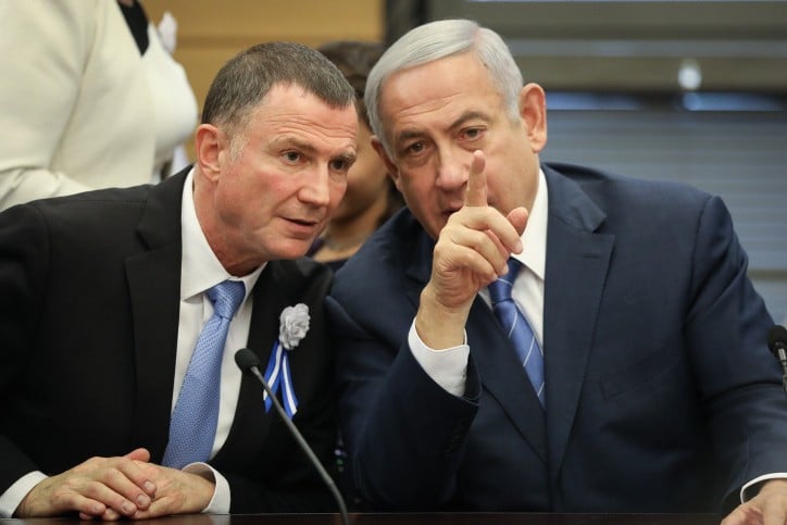 "יולי יורה בתוך הנגמ''ש": ביקורת מבית על הודעתו של אדלשטיין