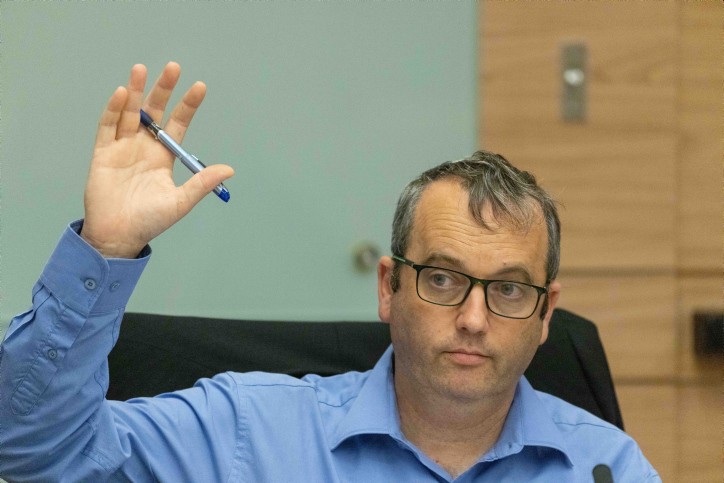 הכנסת תדון בכניסתו של קריב לכותל עם ספר תורה בניגוד להנחיות