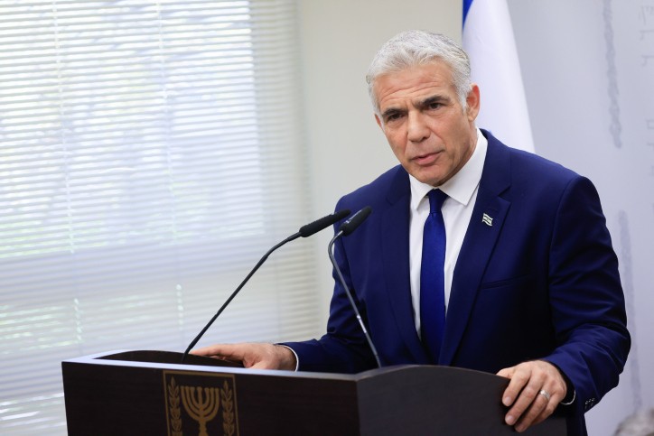 לפיד: "אירן הודיעה על רצונה למחוק אותנו, אין לנו כוונה להימחק"