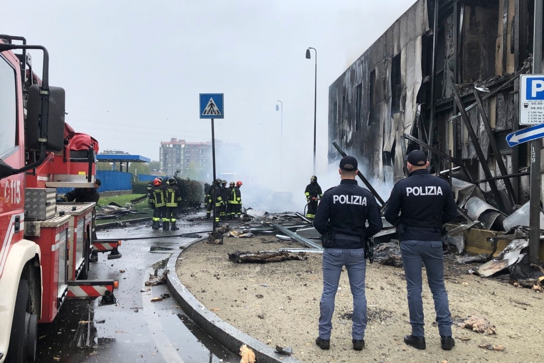אסון באיטליה: שישה הרוגים בהתרסקות מטוס קל ליד מילאנו