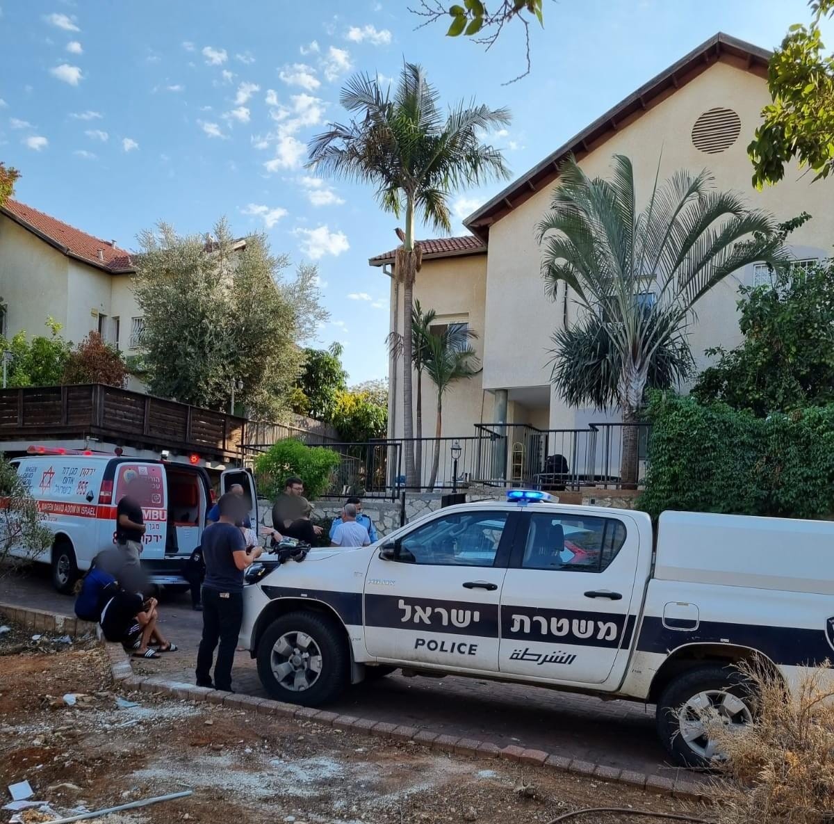 תינוקת מתה לאחר שנשכחה ברכב סגור ביישוב בשרון