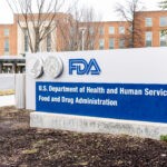 תחת שורת אזהרות: ב-FDA המליצו לאשר את התרופה לקורונה של "מרק"
