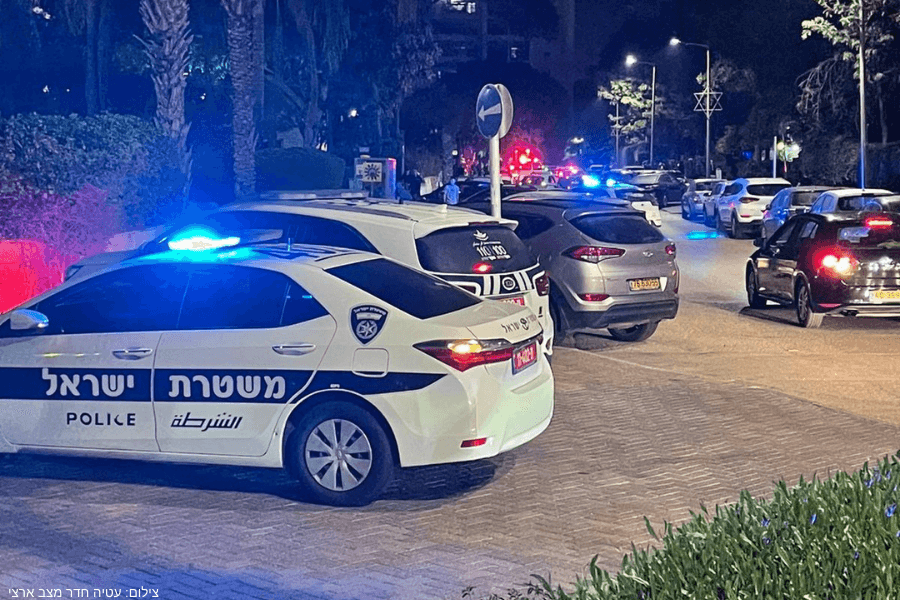 רעול פנים פתח בירי לעבר בית עסק בקריית גת - אדם נפצע קל