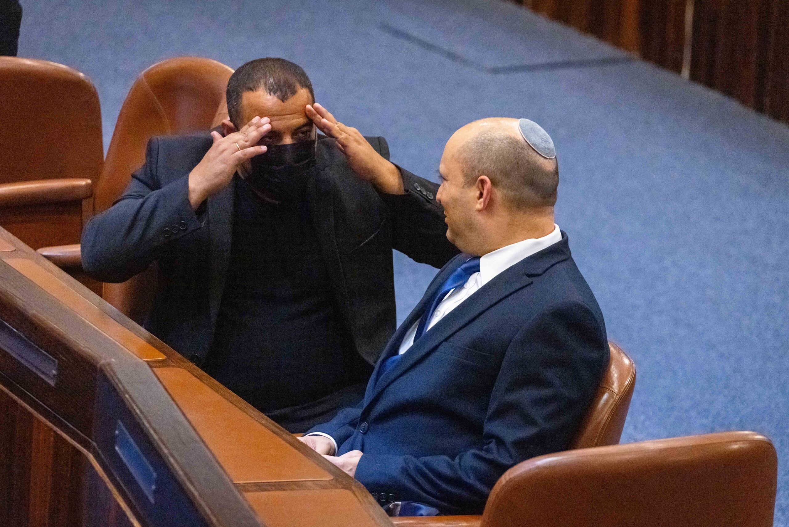 פרשת ההצבעה הכפולה: ח"כ אמסלם הגיש עתירה לבג"ץ נגד מנדלבליט