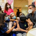 חבר בוועדת החיסונים: "להמליץ על חיסון שני למחלימים"