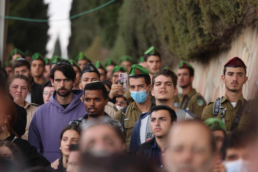 אלפי אנשים הגיעו להלוויתו של אלי קיי ז"ל שנרצח בפיגוע בעיר העתיקה