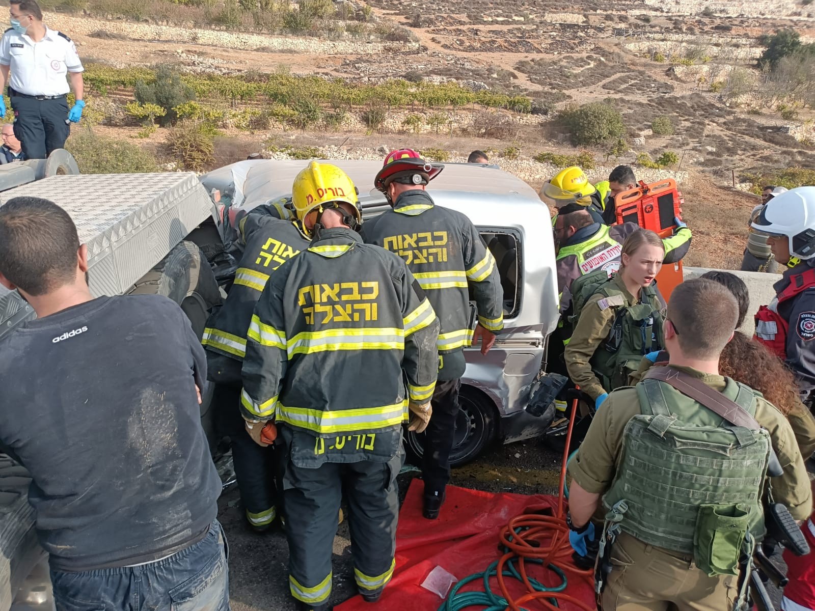 תאונת דרכים קשה בגוש עציון; שני לכודים חולצו