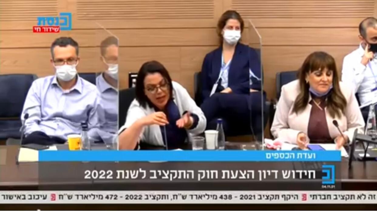 דיסטל סיפרה בדמעות על קשיי בנה, קושניר הפציר בה לסיים | צפו