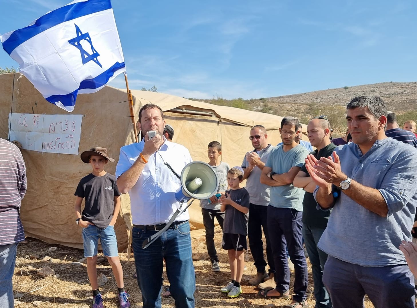 בעקבות ההפגנות: פונה האוהל הערבי שנבנה על אדמות יהודיות