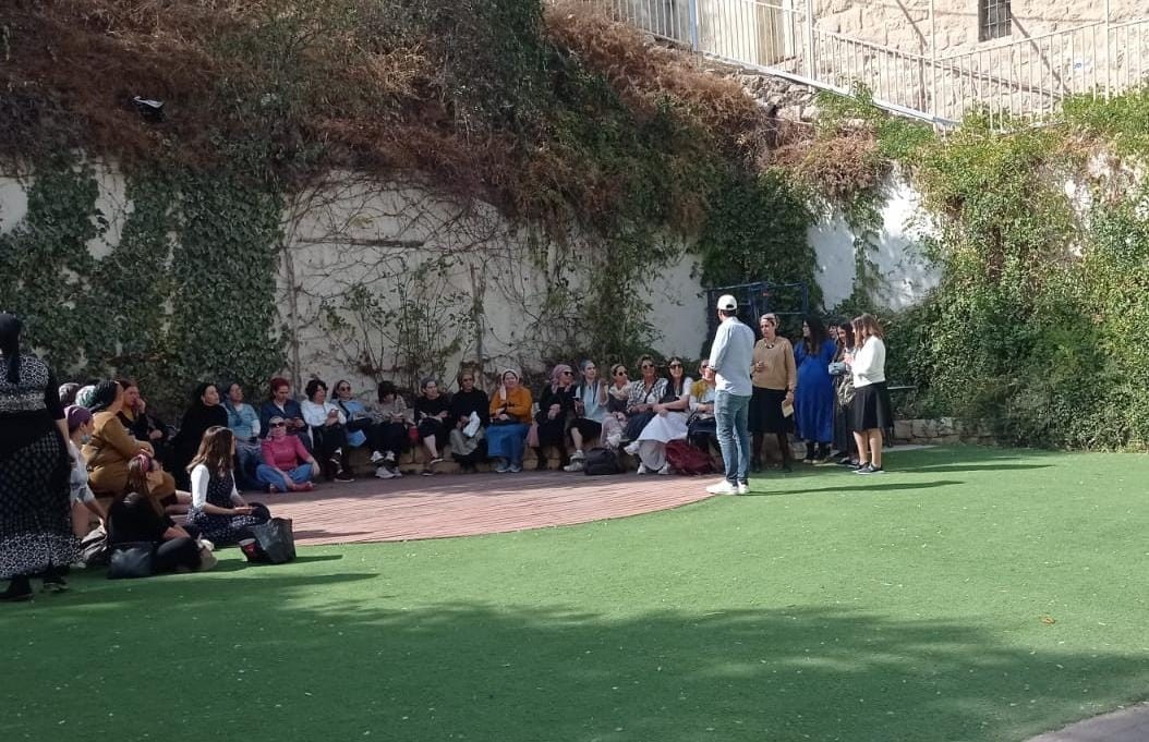 המאבק על הוראות הפתיחה באש: אמהות למען לוחמים סיירו בחברון