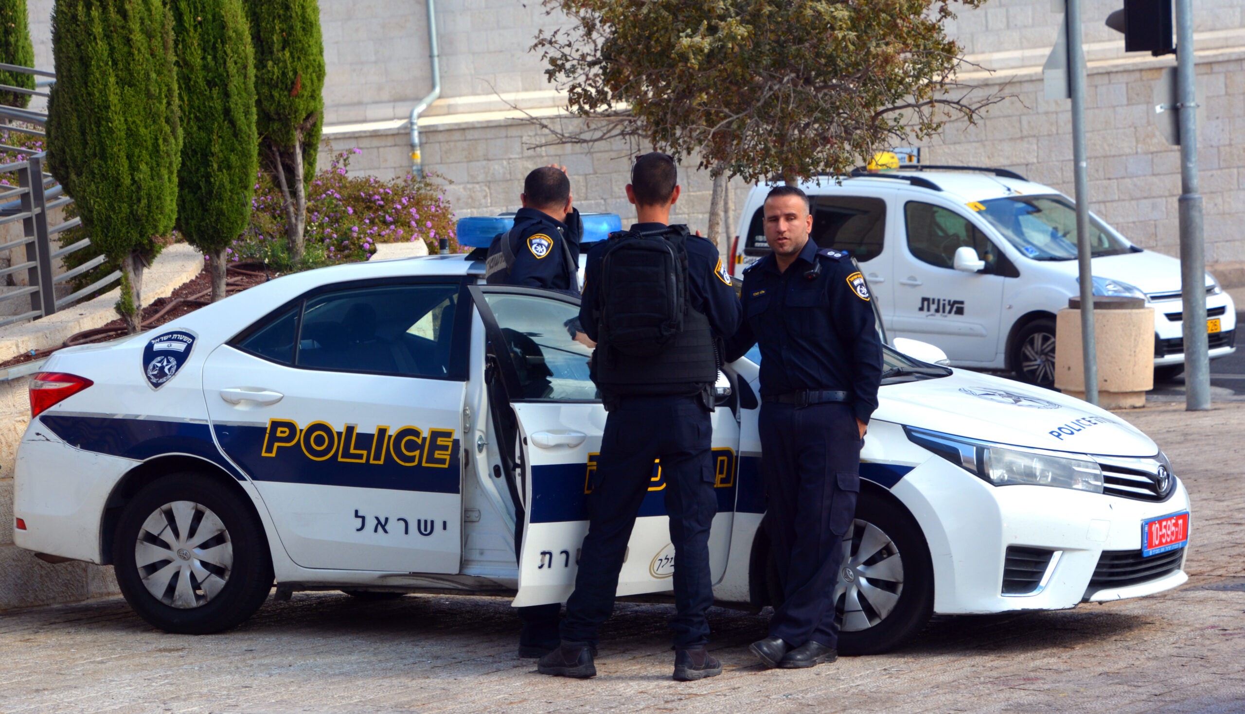 ניסיון רצח בגן יבנה: המשטרה עצרה שלושה חשודים במעשה