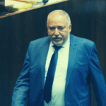 ליברמן: "רוב העסקים במצב מצויין"; הגולשים תקפו: "פשע כלכלי"