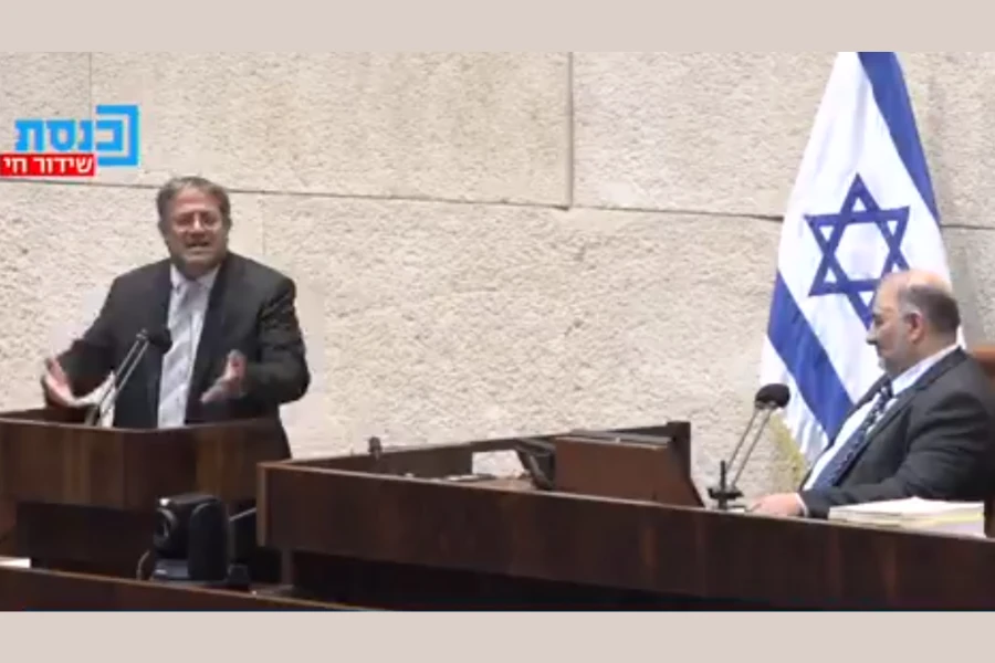 בן-גביר לעבאס מעל דוכן המליאה: "מאחוריך עומדים רוצחים"