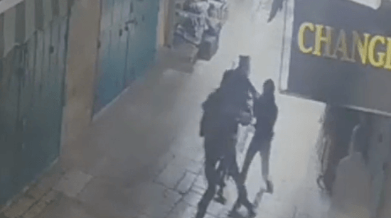 פיגוע דקירה בעיר העתיקה בי-ם: לוחם ולוחמת מג"ב נפצעו
