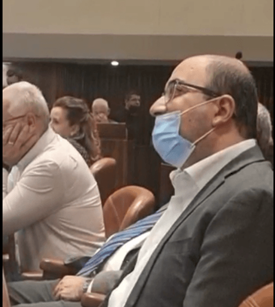 תיעוד מהמליאה: האם אבו-שחאדה צחק על הפיגוע בירושלים?