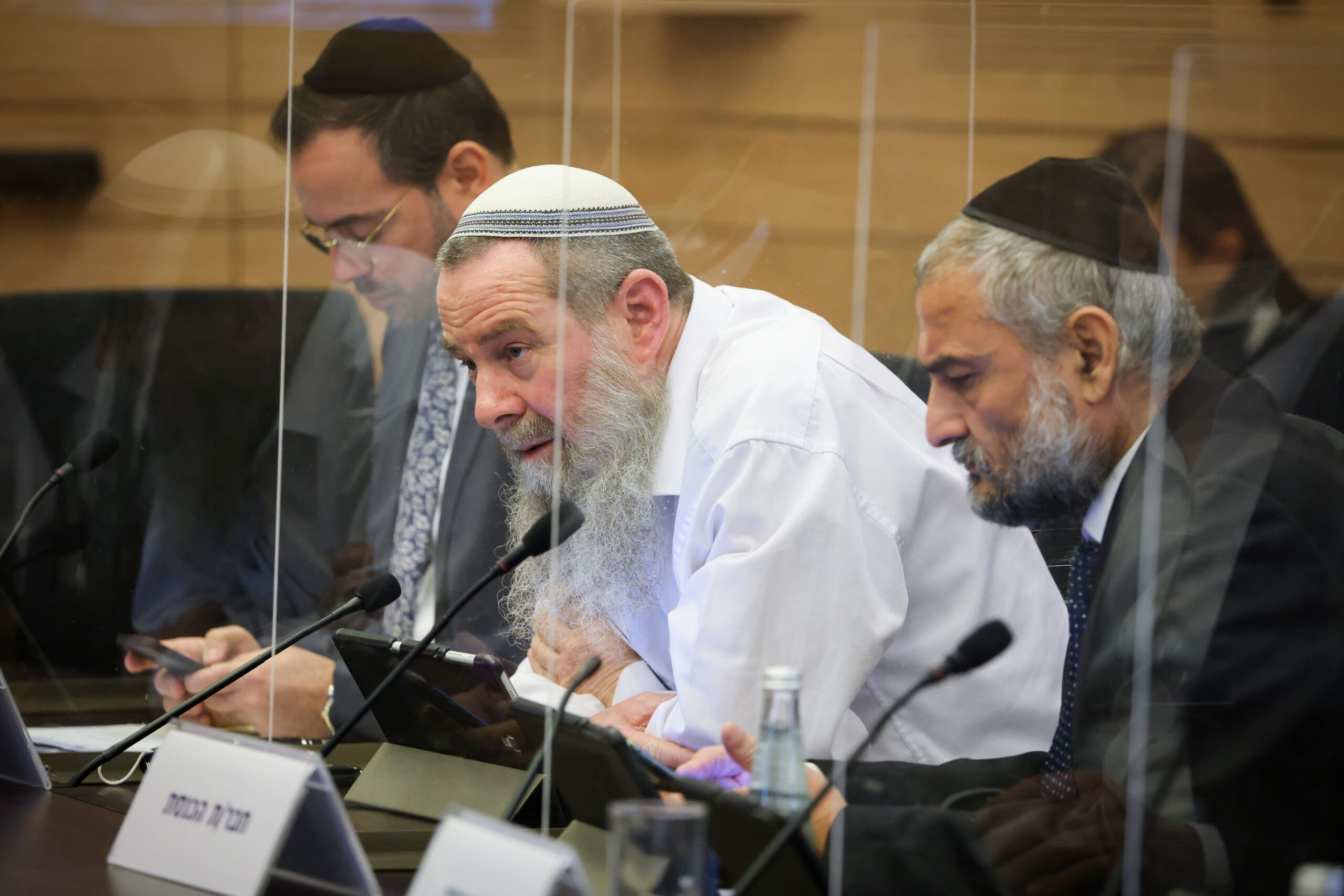 לקראת רפורמת הכשרות: הסיעות החרדיות דורשות לדאוג לעובדים