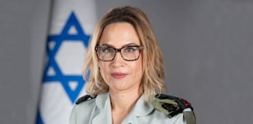 עוצרים לוחמים כמו מחבלים, הפצ"רית לא יכולה להישאר בתפקידה