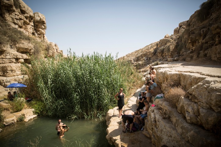 התפשטות זיהום חמורה: ביוב זורם מירושלים לשמורת הטבע נחל פרת