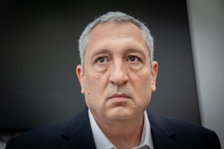 תפנית בעדות חפץ על גריסת המסמכים של נתניהו | כל העדכונים