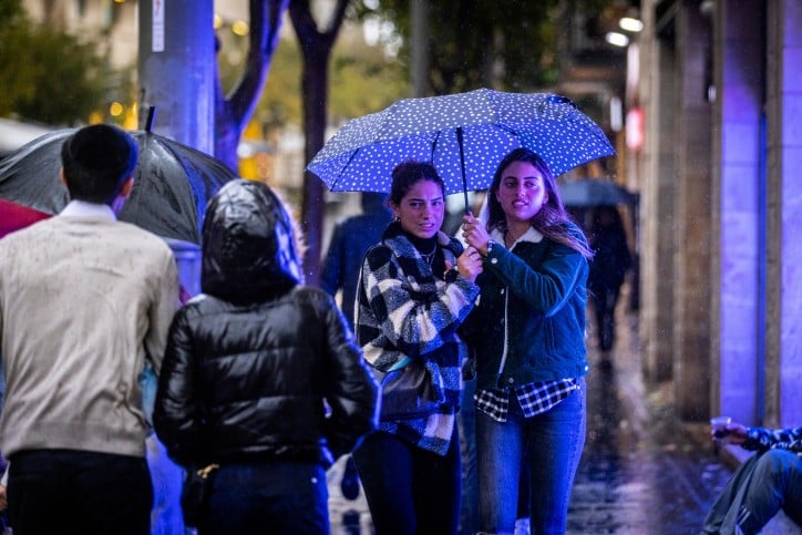 גשמים וסופות בדרך לקלפיות: מהפך במזג האוויר ביום הבחירות