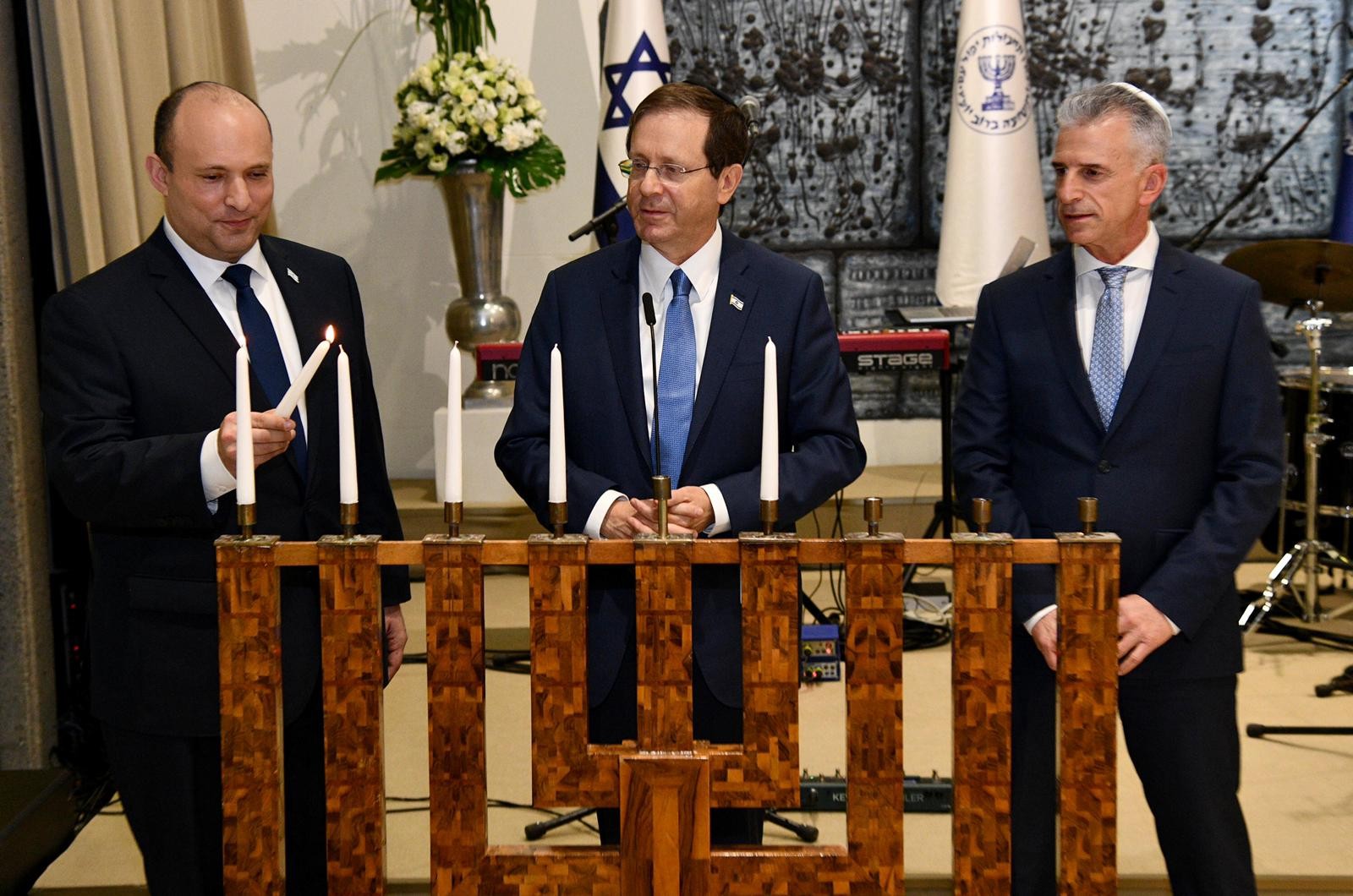 ראש המוסד ברנע, נשיא המדינה הרצוג ורה"מ בנט, צילום: חיים צח/ לע"מ