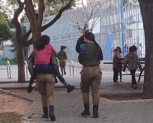 צה"ל חזר להתנדב אצל ילדי המסתננים - שפי פז: "ממשלת זדון"