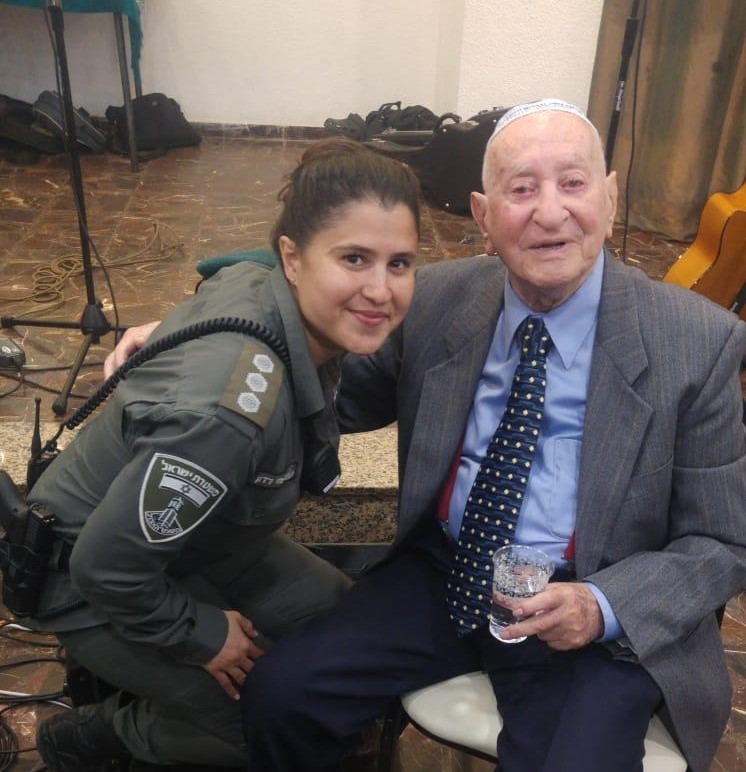 בגיל 104 | נפטר ניצול השואה שאומץ על ידי משמר הגבול