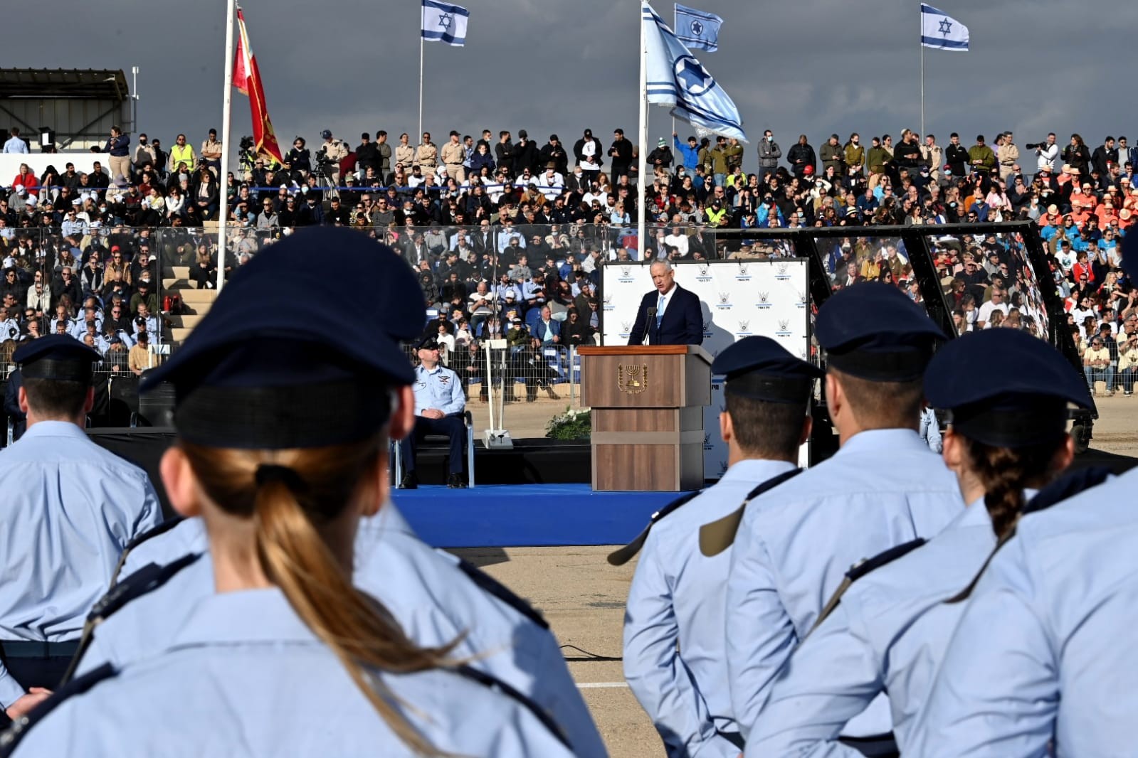 מישהו צריך לומר את זה: מסדר כנפיים הוא טקס ביזיוני ומביש